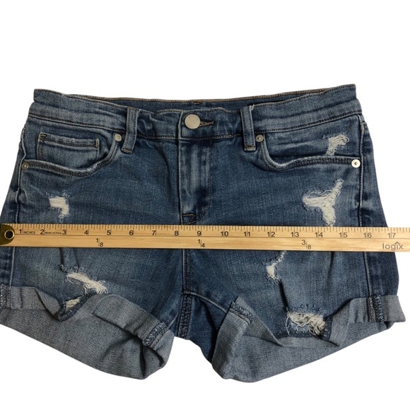 Blank NYC The Fulton Denim Jean Shorts Sz 26 Ripped Mid-rise Cuffed Raw Hem Blue - Picture 6 of 10